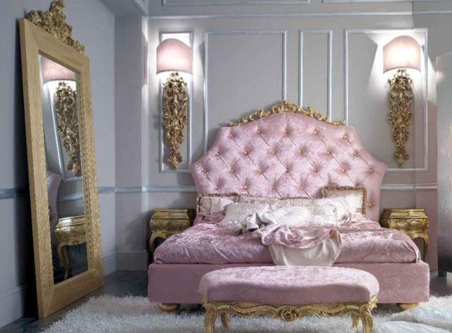 Розовая спальря в классическом стиле